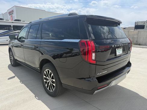 Used 2025 Ford Expedition Max Platinum AWD/4WD image 5