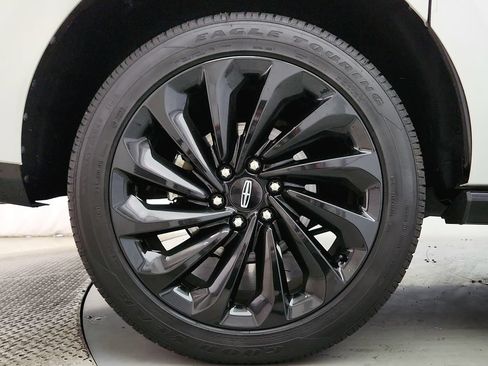 Used 2020 Lincoln Navigator L Reserve w/ Equipment Group 208A Reserve AWD/4WD image 40
