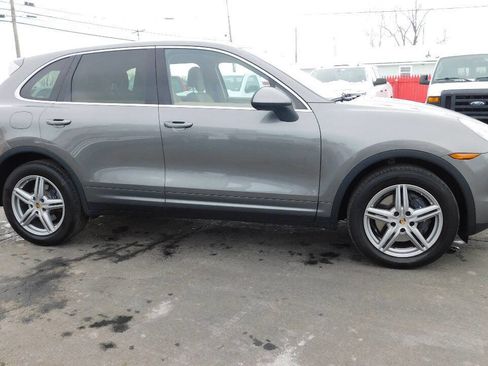 Used 2014 Porsche Cayenne Platinum Edition image 35