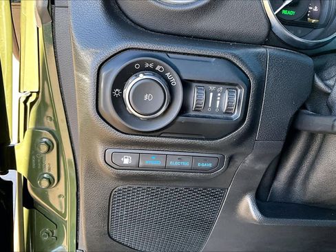 Used 2021 Jeep Wrangler Unlimited Sahara w/ Cold Weather Group image 34