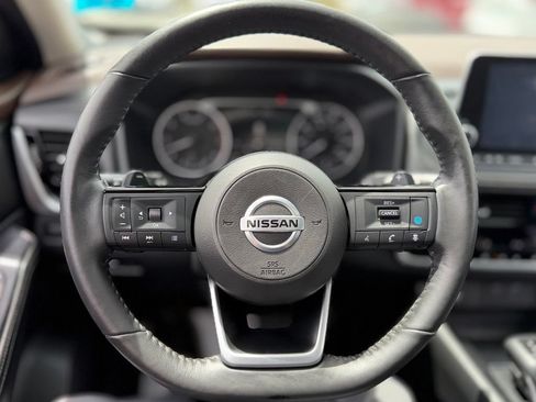 Used 2021 Nissan Rogue SV w/ Premium Package AWD/4WD image 11