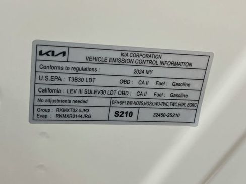 Certified 2024 Kia Sorento LX FWD image 33