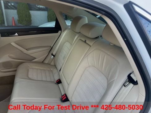 Used 2014 Volkswagen Passat 1.8T SEL Premium FWD image 15
