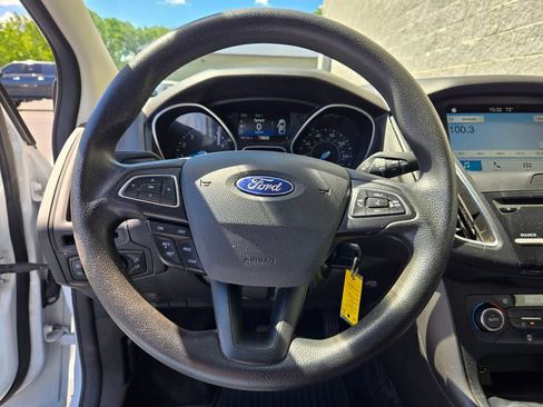 Used 2017 Ford Focus SEL FWD image 17