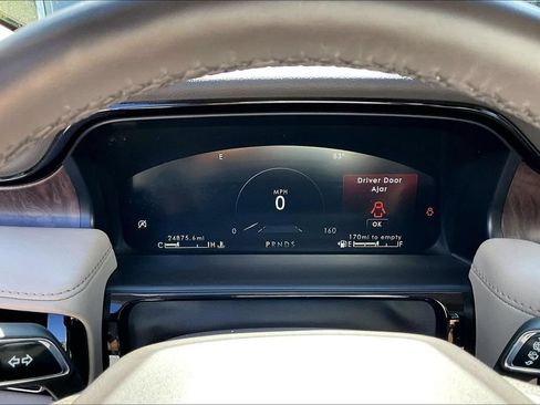 Used 2022 Lincoln Nautilus Reserve AWD/4WD image 26