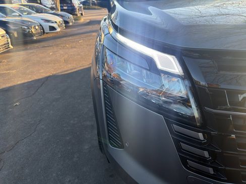 New 2026 Nissan Pathfinder Platinum image 10