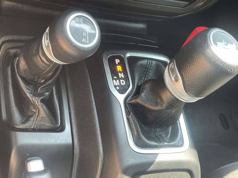 Used 2023 Jeep Wrangler Unlimited Sport AWD/4WD image 22