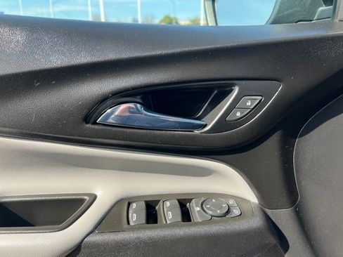 Used 2021 Chevrolet Equinox LT image 25