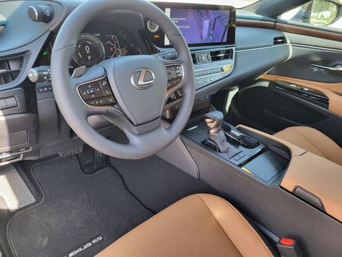 New 2025 Lexus ES 300h w/ Premium Package image 21
