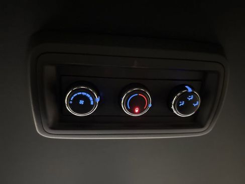 Used 2017 Dodge Grand Caravan SE image 31