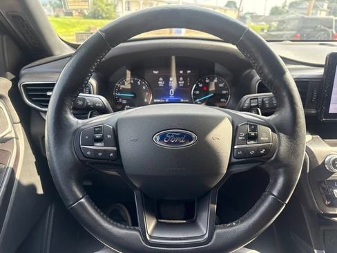 Used 2020 Ford Explorer XLT w/ Equipment Group 202A AWD/4WD image 13