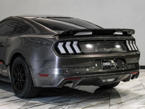 Used 2017 Ford Mustang Coupe RWD image 14