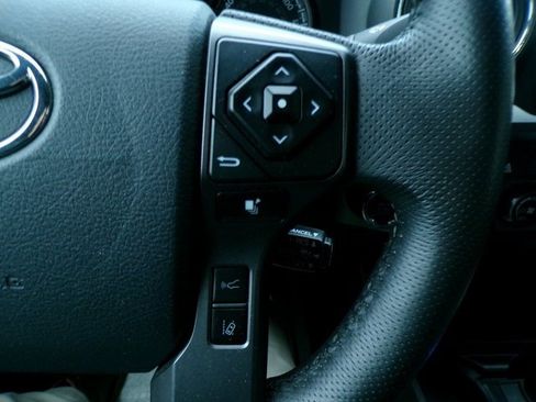 Used 2020 Toyota Tacoma SR5 image 17