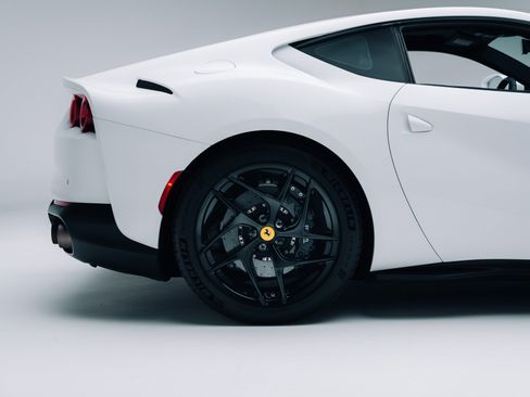 Used 2019 Ferrari 812 Superfast RWD image 12