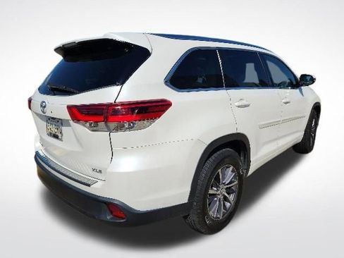 Used 2017 Toyota Highlander XLE FWD image 9