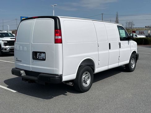 New 2026 Chevrolet Express 2500 w/ Driver Convenience Package image 12