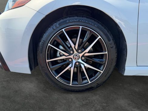 Used 2023 Toyota Camry SE w/ Cold Weather Package FWD image 5