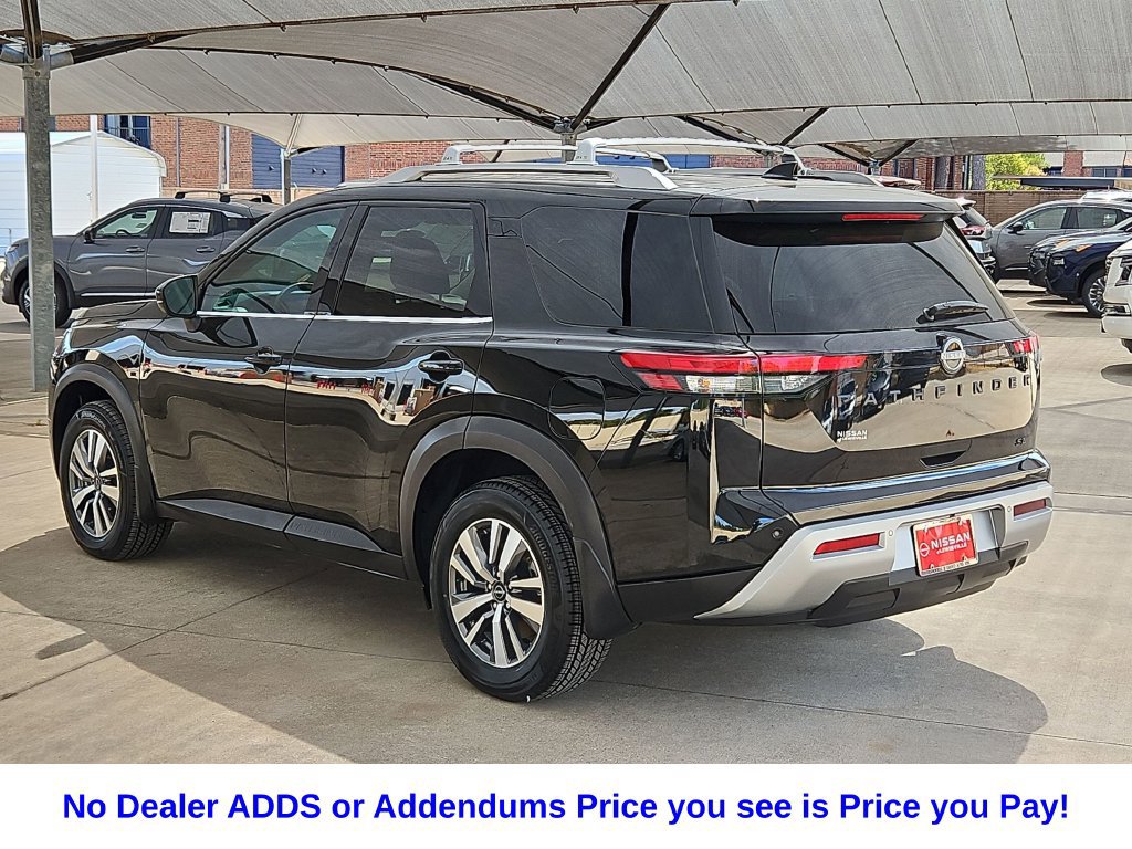 Used 2023 Nissan Pathfinder SL w/ Black Appearance Package FWD image 8