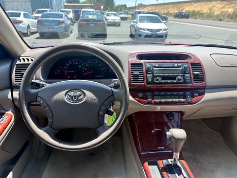 Used 2005 Toyota Camry XLE FWD image 7