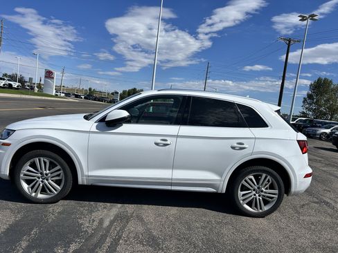 Used 2018 Audi Q5 2.0T Premium Plus w/ Premium Plus Package AWD/4WD image 2