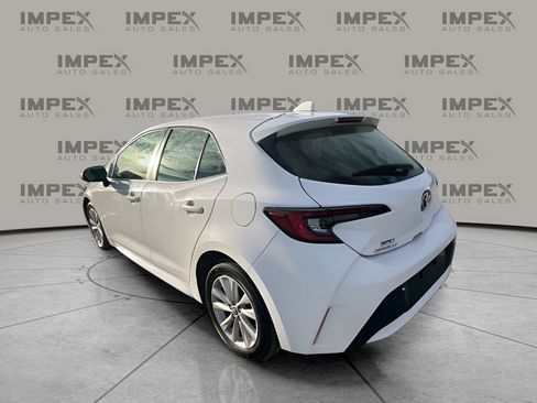 Used 2023 Toyota Corolla SE image 3