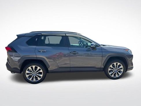 Used 2019 Toyota RAV4 XLE Premium FWD image 12