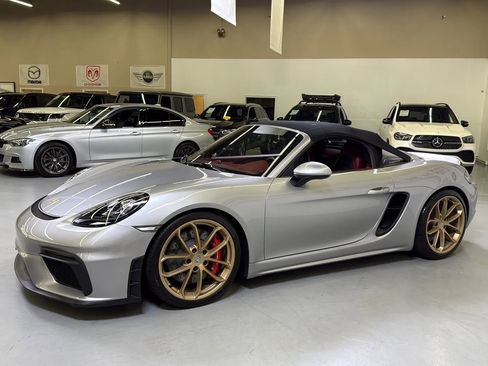 Used 2022 Porsche 718 Boxster Spyder RWD image 9
