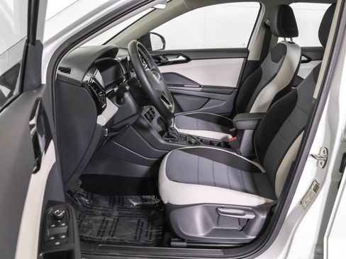 Used 2025 Volkswagen Taos S image 6