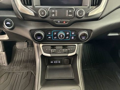 Certified 2024 GMC Terrain SLT w/ Infotainment Package II AWD/4WD image 21