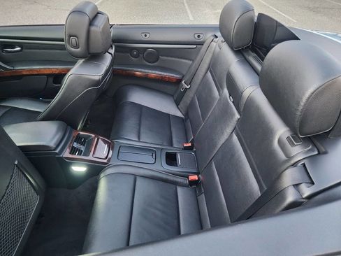 Used 2013 BMW 335i Convertible image 24