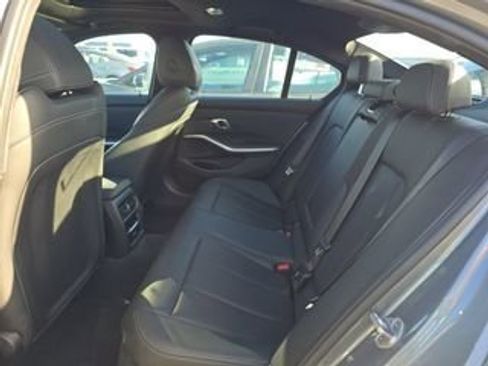 Used 2025 BMW 330i Sedan image 7