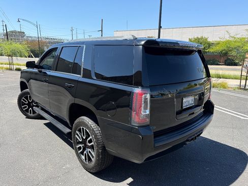 Used 2017 GMC Yukon SLT RWD image 9