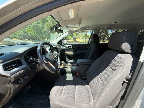 Used 2019 GMC Acadia SLE FWD image 15