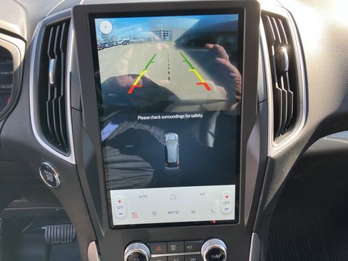 Used 2024 Ford Edge SEL w/ Convenience Package image 11