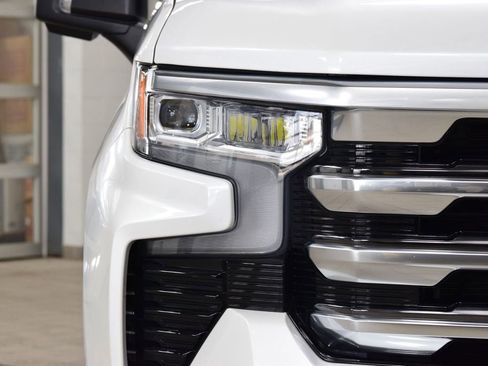 Used 2024 Chevrolet Silverado 1500 High Country w/ High Country Premium Package AWD/4WD image 12
