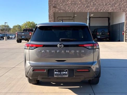 Used 2024 Nissan Pathfinder S FWD image 21