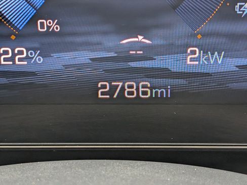 Used 2024 Chevrolet Equinox EV LT FWD image 23