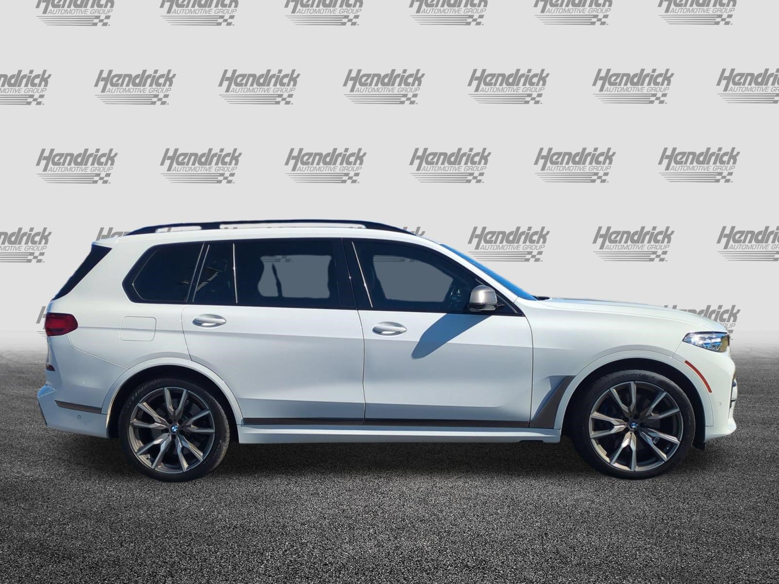 Used 2020 BMW X7 M50i w/ Dynamic Handling Package AWD/4WD image 11