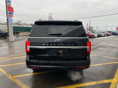 Used 2024 Ford Expedition XLT image 4