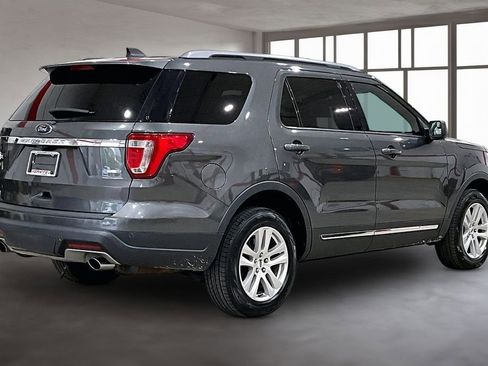 Used 2019 Ford Explorer XLT w/ Class II Trailer Tow Package AWD/4WD image 2