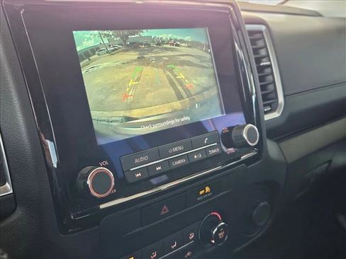 Used 2022 Nissan Frontier SV image 9