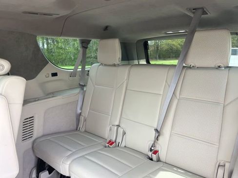 Used 2023 Cadillac Escalade ESV Premium Luxury Platinum image 47