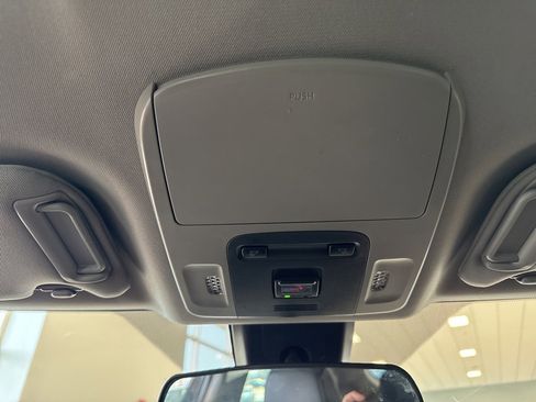 Used 2022 Toyota Camry SE image 29