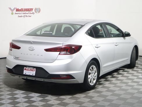 Used 2019 Hyundai Elantra SE w/ Cargo Package image 5