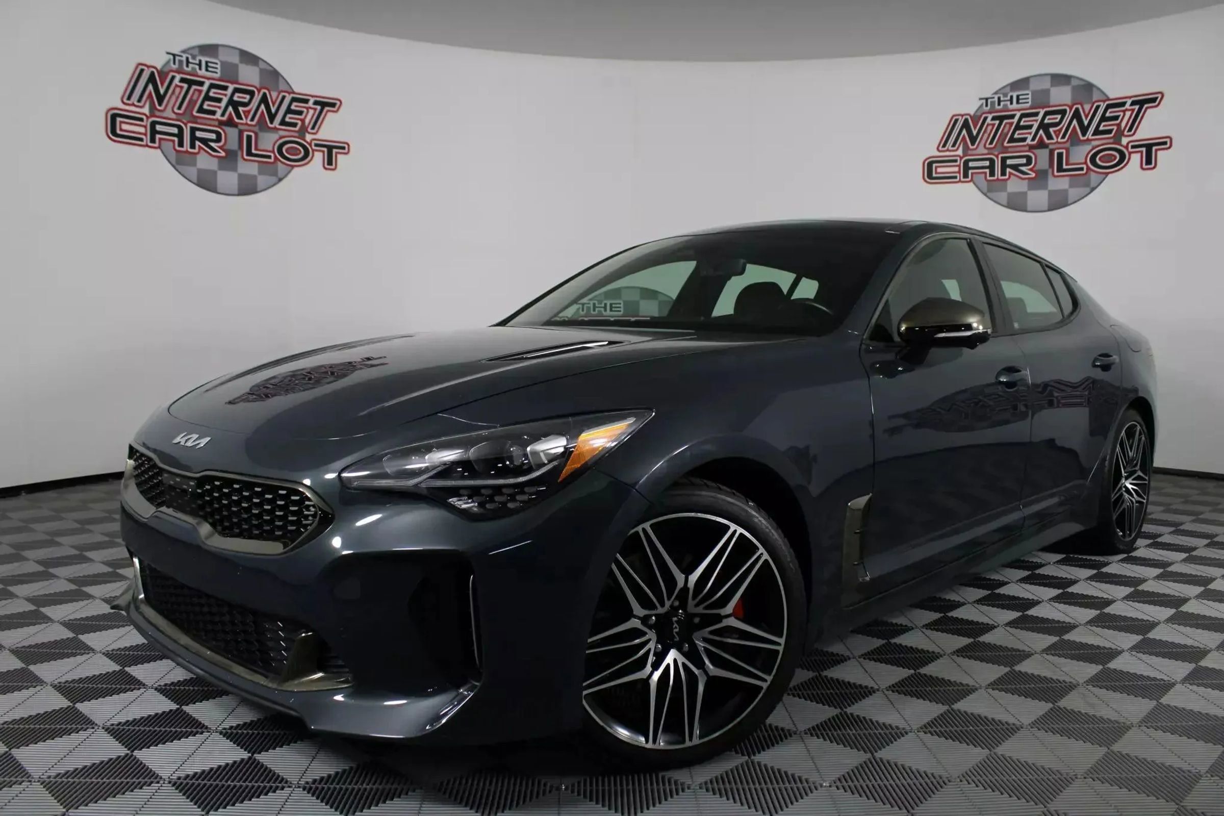 Used 2022 Kia Stinger GT2 AWD/4WD image 1