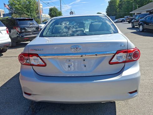 Used 2013 Toyota Corolla LE image 6