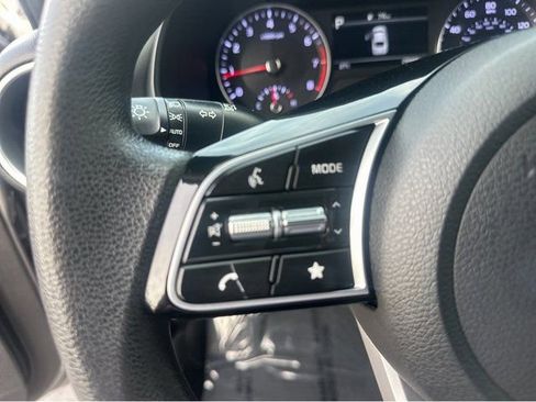 Certified 2023 Kia Forte LXS w/ LXS Technology Package image 20