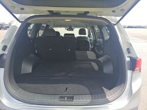 Used 2022 Hyundai Santa Fe SEL FWD image 10