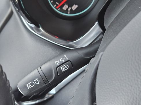 Used 2022 Chevrolet Traverse RS image 28