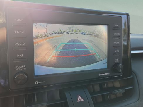 Used 2020 Toyota RAV4 LE image 25